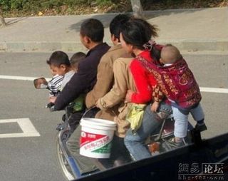 One-bike-eight-people-3