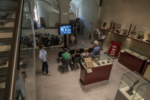 E5178776-6083-4E25-91D8-A64AF274017E E5178776-6083-4E25-91D8-A64AF274017E