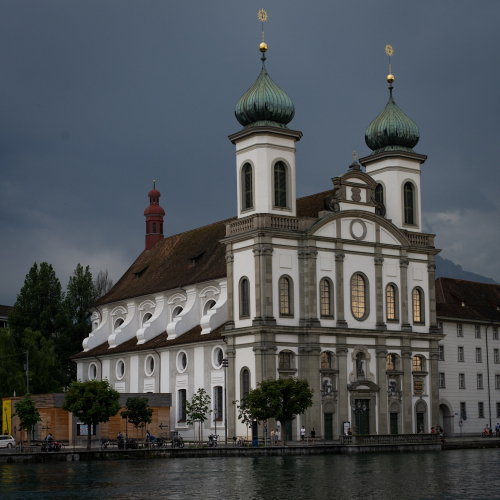 859C14DB-C0A5-4B41-B1EE-780D5ABA4F0D